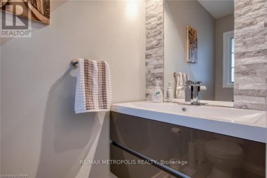 UPPER - 1369 OLD ZELLER DRIVE Kitchener Ontario photo 13
