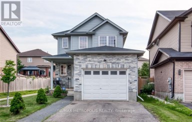 UPPER - 1369 OLD ZELLER DRIVE Kitchener Ontario photo 2