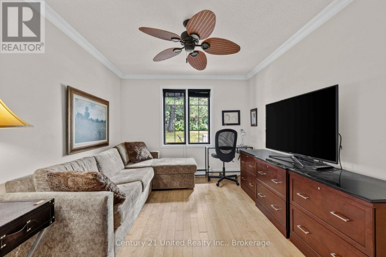 4 - 2 PADDOCK WOOD, Peterborough (Ashburnham Ward 4), Ontario, K9H7H2