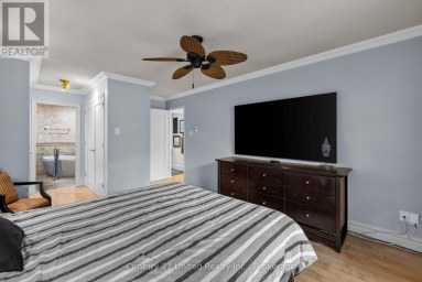 4 - 2 PADDOCK WOOD Peterborough (Ashburnham Ward 4) Ontario photo 28