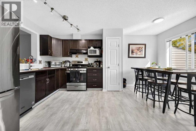 121 Everhollow Heights SW, Calgary, Alberta, T2Y5B3