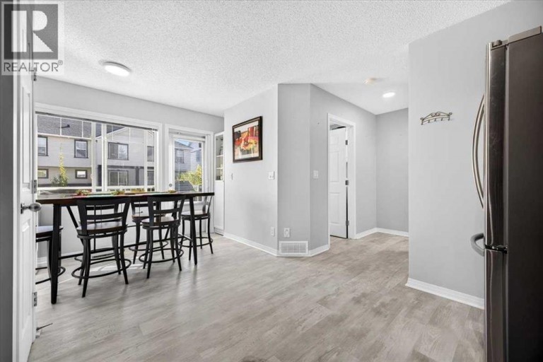 121 Everhollow Heights SW, Calgary, Alberta, T2Y5B3