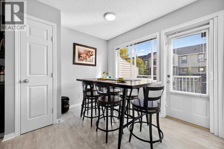 121 Everhollow Heights SW, Calgary, Alberta, T2Y5B3