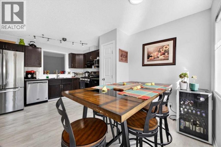 121 Everhollow Heights SW, Calgary, Alberta, T2Y5B3