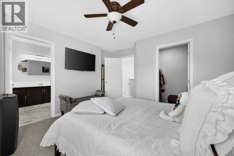 121 Everhollow Heights SW, Calgary, Alberta, T2Y5B3