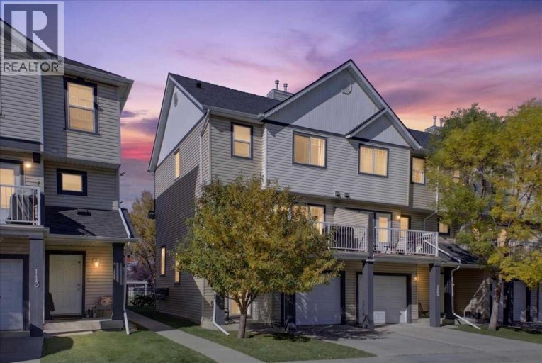 121 Everhollow Heights SW, Calgary, Alberta, T2Y5B3