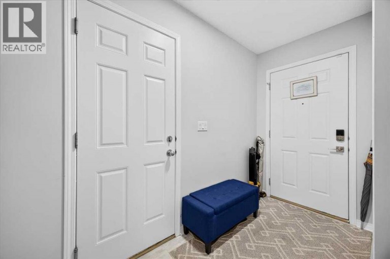 121 Everhollow Heights SW, Calgary, Alberta, T2Y5B3