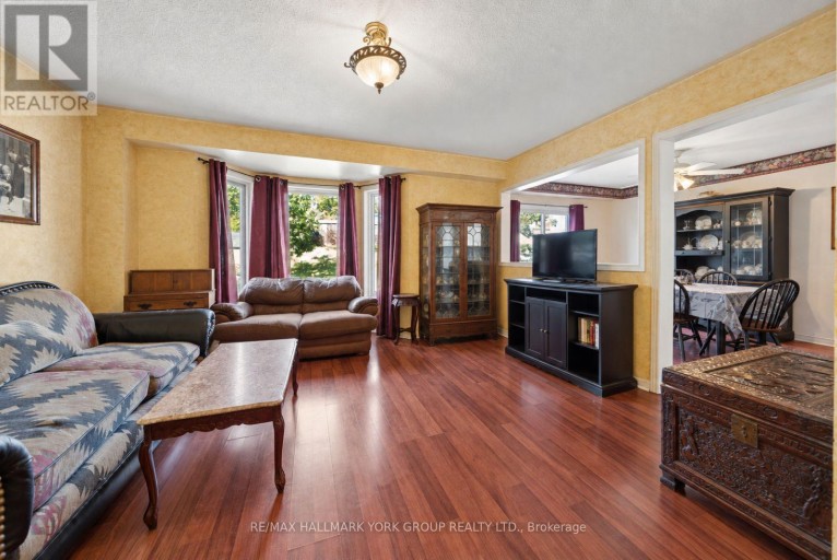 537 WALPOLE CRESCENT, Newmarket (Stonehaven-Wyndham), Ontario, L3X2A5