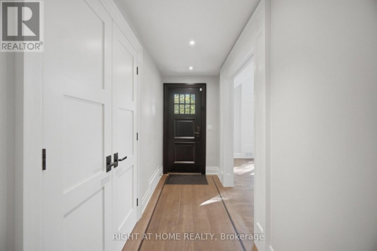1037 LAKESHORE ROAD W, Oakville (SW Southwest), Ontario, L6L1E7