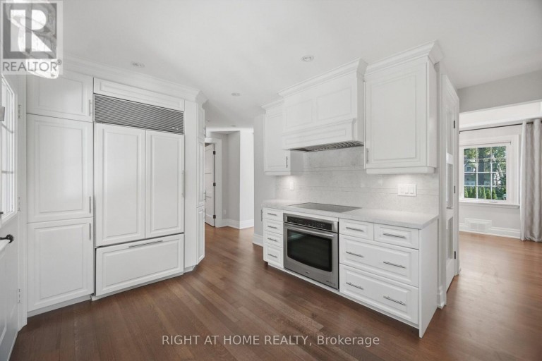 1037 LAKESHORE ROAD W, Oakville (SW Southwest), Ontario, L6L1E7