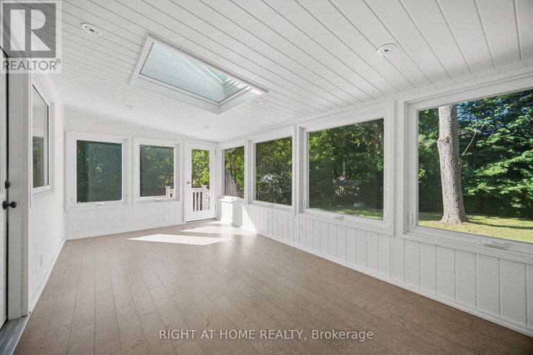 1037 LAKESHORE ROAD W, Oakville (SW Southwest), Ontario, L6L1E7