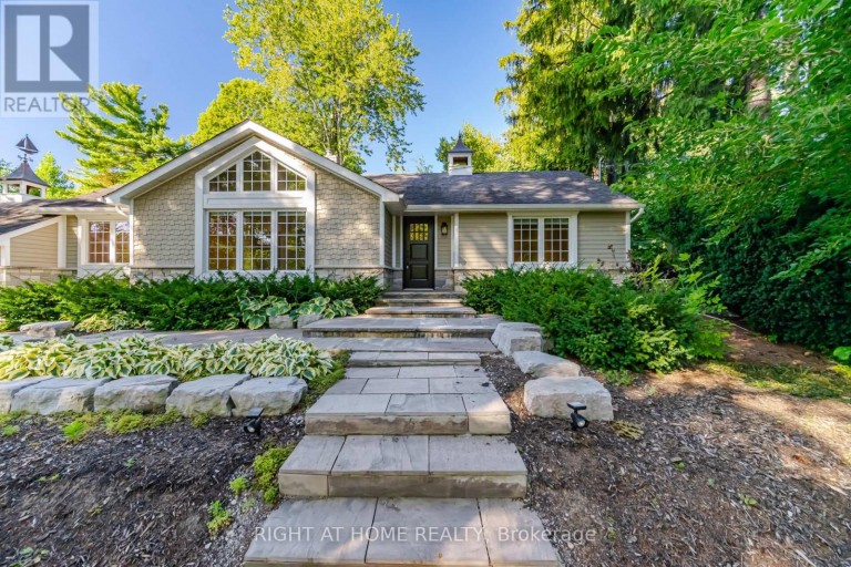 1037 LAKESHORE ROAD W, Oakville (SW Southwest), Ontario, L6L1E7
