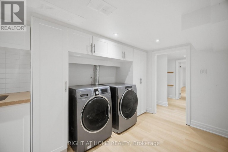 1037 LAKESHORE ROAD W, Oakville (SW Southwest), Ontario, L6L1E7