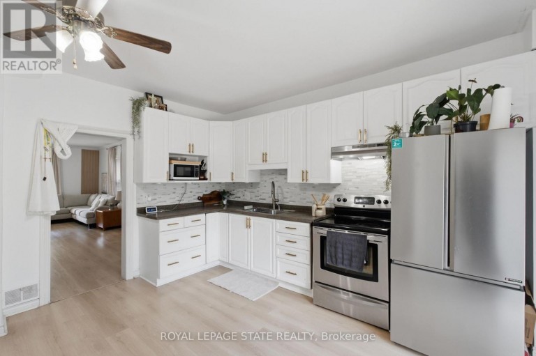 126 NIAGARA STREET, Hamilton (Industrial Sector), Ontario, L8L6A7
