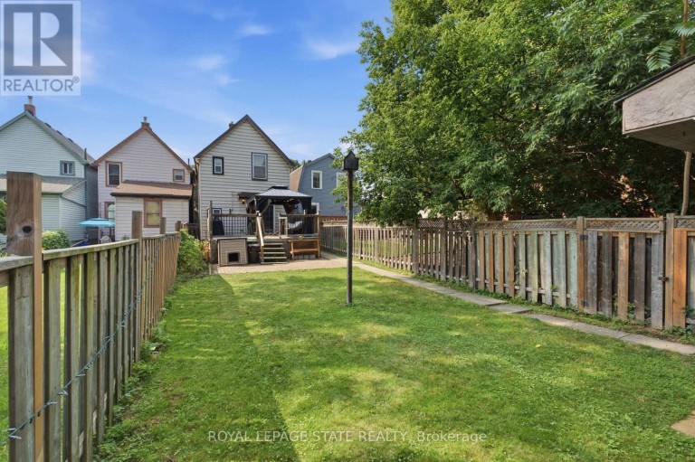 126 NIAGARA STREET, Hamilton (Industrial Sector), Ontario, L8L6A7