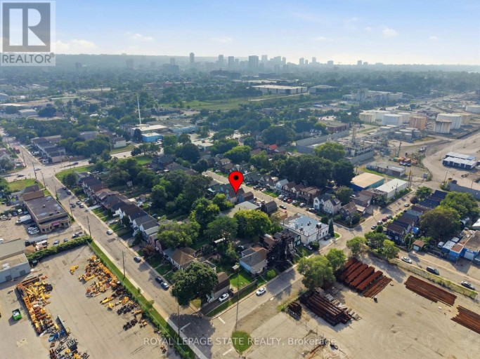 126 NIAGARA STREET, Hamilton (Industrial Sector), Ontario, L8L6A7
