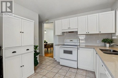 15 CARWYN CRESCENT Hamilton (Ainslie Wood) Ontario photo 13