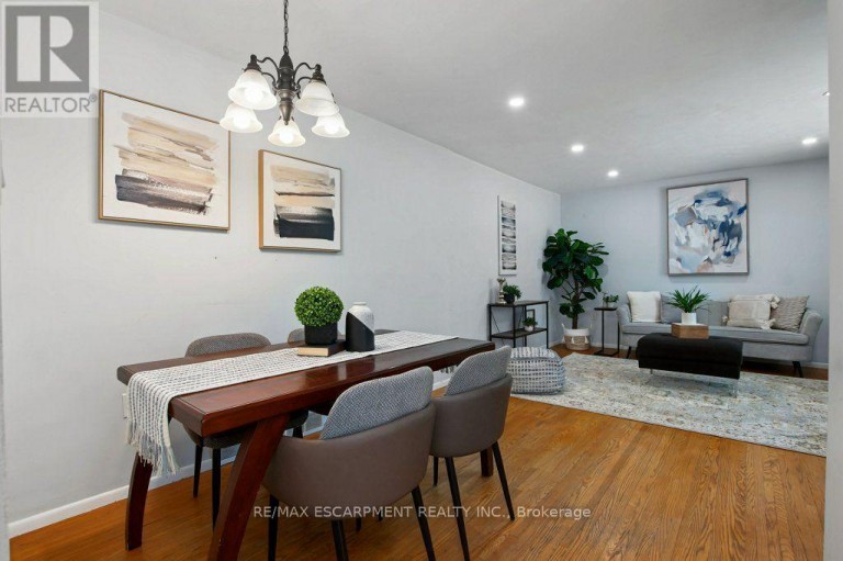 15 CARWYN CRESCENT, Hamilton (Ainslie Wood), Ontario, L8S3H3