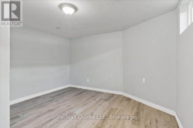 70 ASHLEY STREET Belleville (Thurlow Ward) Ontario photo 28