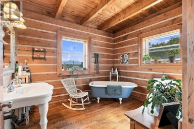 939 KELLY ROAD Prince Edward County (Athol Ward) Ontario photo 5