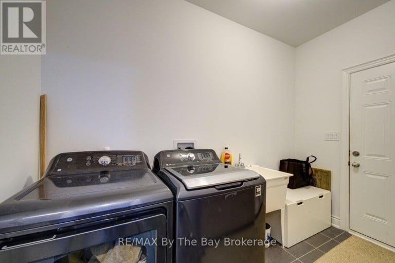5 AUTUMN DRIVE, Wasaga Beach, Ontario, L9Z0K8