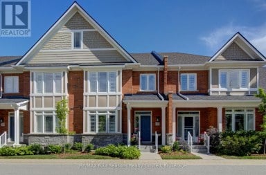 17 COLLSHIP LANE Collingwood Ontario photo 1