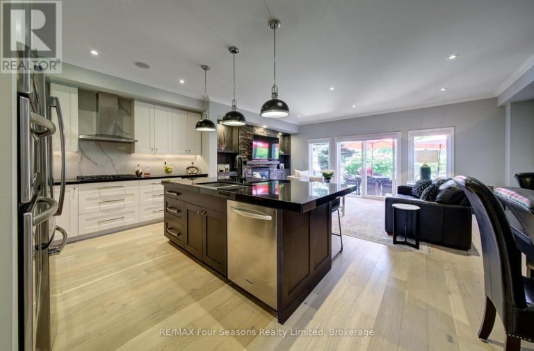 17 COLLSHIP LANE, Collingwood, Ontario, L9Y0J6