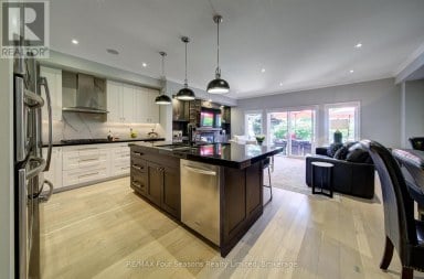 17 COLLSHIP LANE Collingwood Ontario photo 12