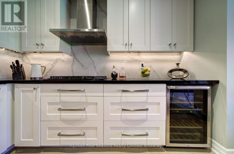 17 COLLSHIP LANE, Collingwood, Ontario, L9Y0J6