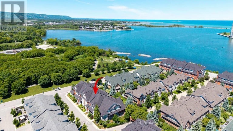 17 COLLSHIP LANE, Collingwood, Ontario, L9Y0J6