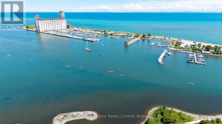 17 COLLSHIP LANE, Collingwood, Ontario, L9Y0J6