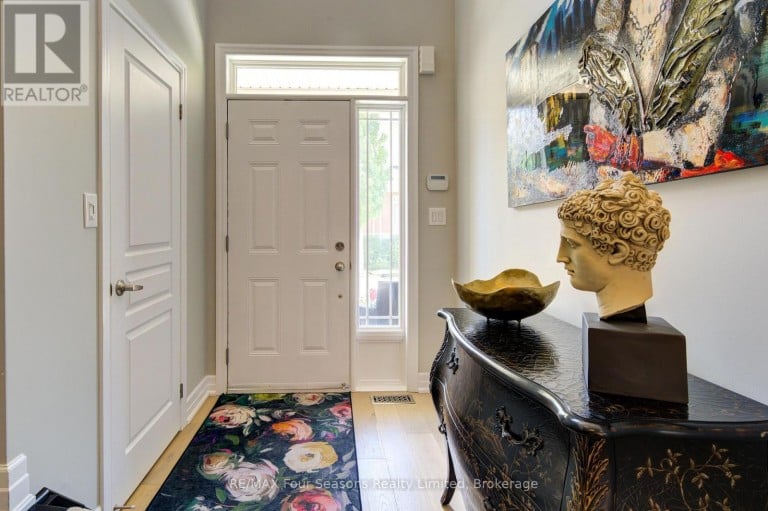 17 COLLSHIP LANE, Collingwood, Ontario, L9Y0J6