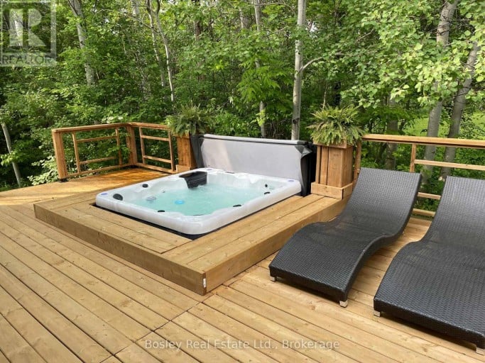 101 ST MORITZ CRESCENT, Blue Mountains, Ontario, L9Y0S6