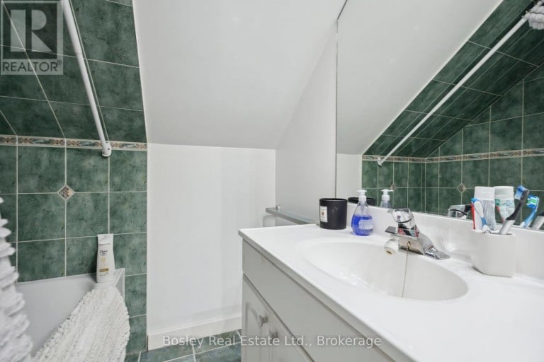 101 ST MORITZ CRESCENT, Blue Mountains, Ontario, L9Y0S6