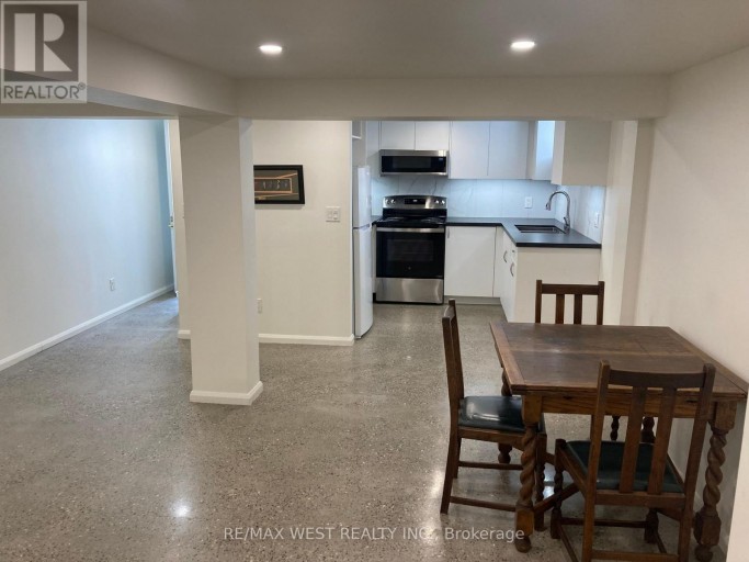 BASEMENT - 7 BLANDFORD STREET, Toronto (Oakwood Village), Ontario, M6E3A6