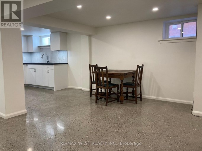 BASEMENT - 7 BLANDFORD STREET, Toronto (Oakwood Village), Ontario, M6E3A6