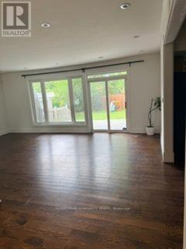 MAIN FLOOR - 16 URBANDALE AVENUE, Toronto (Newtonbrook East), Ontario, M2M2H1