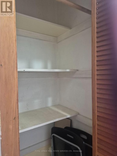 1584 DUNDAS STREET W, Toronto (Little Portugal), Ontario, M6K1T8