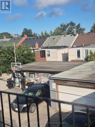1584 DUNDAS STREET W, Toronto (Little Portugal), Ontario, M6K1T8
