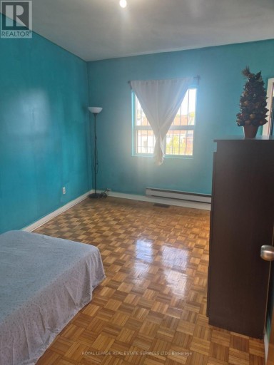 1584 DUNDAS STREET W, Toronto (Little Portugal), Ontario, M6K1T8