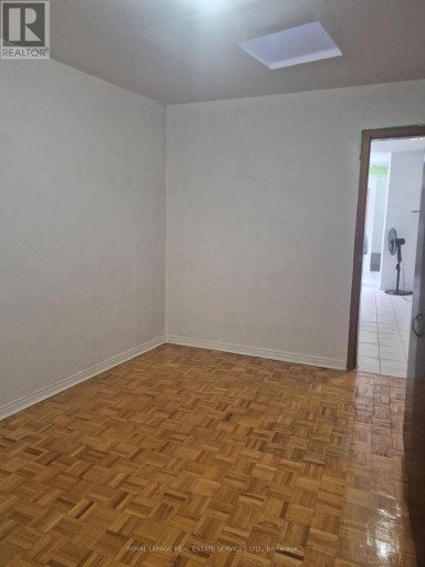 1584 DUNDAS STREET W, Toronto (Little Portugal), Ontario, M6K1T8