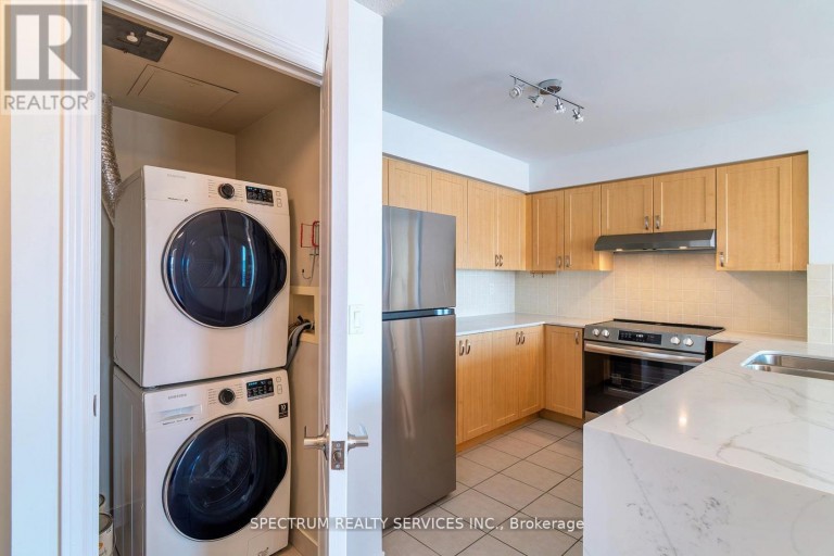904 - 15 NORTH PARK ROAD, Vaughan (Beverley Glen), Ontario, L4J0A1
