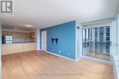 904 - 15 NORTH PARK ROAD Vaughan (Beverley Glen) Ontario photo 13