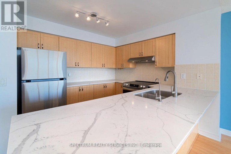 904 - 15 NORTH PARK ROAD, Vaughan (Beverley Glen), Ontario, L4J0A1