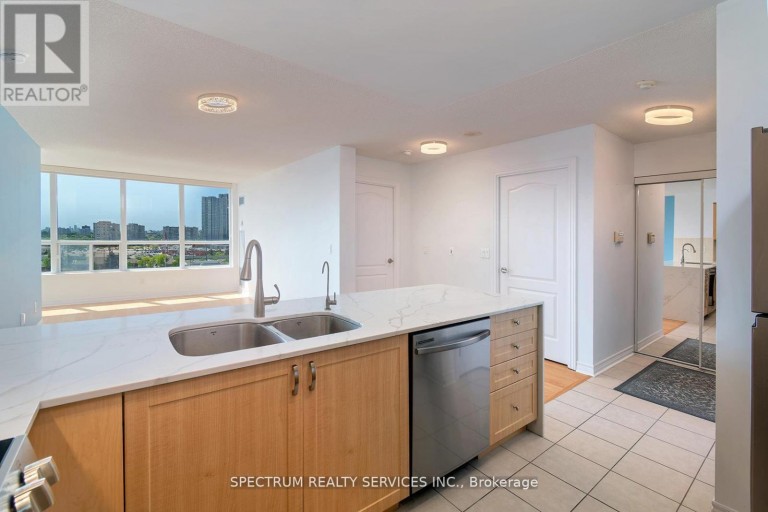 904 - 15 NORTH PARK ROAD, Vaughan (Beverley Glen), Ontario, L4J0A1