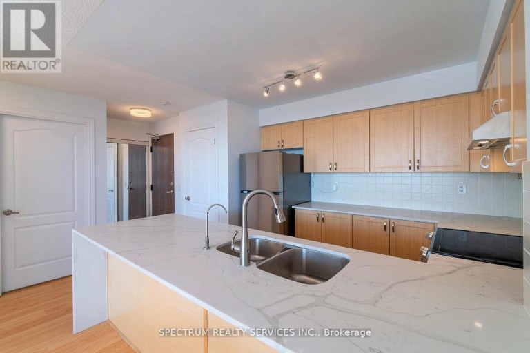 904 - 15 NORTH PARK ROAD, Vaughan (Beverley Glen), Ontario, L4J0A1