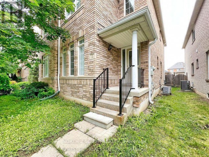 5 BELLAGIO CRESCENT, Vaughan (Patterson), Ontario, L4K5J9