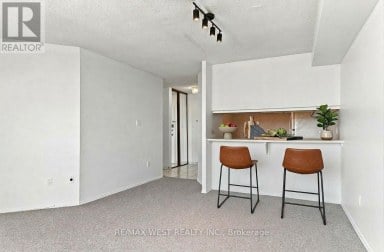 2107 - 234 ALBION ROAD Toronto (Elms-Old Rexdale) Ontario photo 2