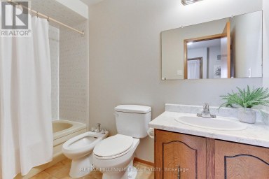 7431 SIGSBEE DRIVE Mississauga (Malton) Ontario photo 19
