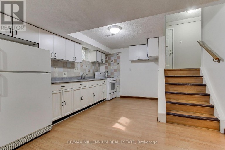 7431 SIGSBEE DRIVE, Mississauga (Malton), Ontario, L4T3S5